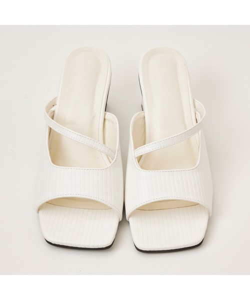 chumchum（チャムチャム）の「スクエアカットローヒールサンダル（サンダル・レディース・ブラック/ホワイト系その他2/ブラック系その他2・S/M/L/LL）」の4枚目の写真