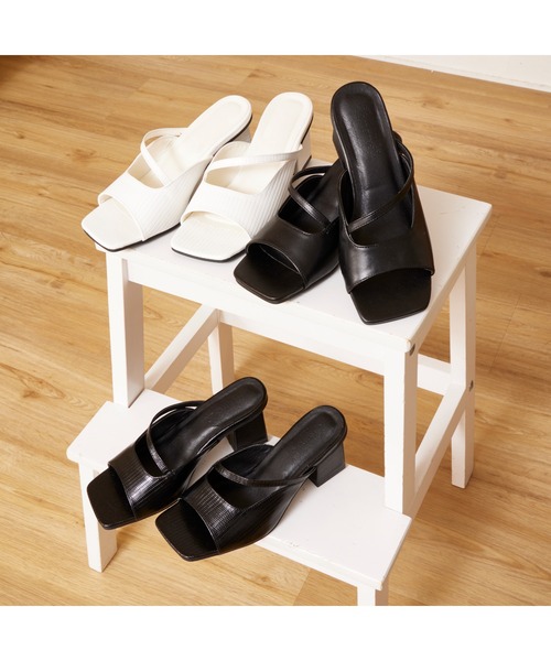 chumchum（チャムチャム）の「スクエアカットローヒールサンダル（サンダル・レディース・ブラック/ホワイト系その他2/ブラック系その他2・S/M/L/LL）」の17枚目の写真