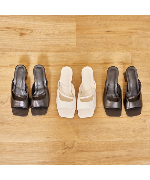 chumchum（チャムチャム）の「スクエアカットローヒールサンダル（サンダル・レディース・ブラック/ホワイト系その他2/ブラック系その他2・S/M/L/LL）」の8枚目の写真