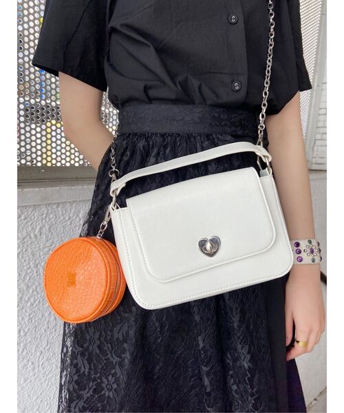 jouetie(ジュエティ)の「ワンハンドルマルチ BAG(ハンドバッグ・レディース・オフホワイト/ブラック・FREE)」の2枚目の写真