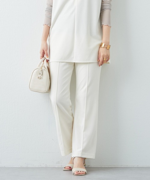 natural couture（ナチュラルクチュール）の「カットジョーゼットピンタックフレアパンツ（その他パンツ・レディース・オフホワイト/ブラック/ブラウン/グリーン・SMALL/MEDIUM）」の2枚目の写真