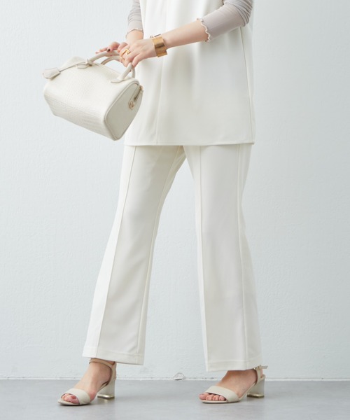 natural couture（ナチュラルクチュール）の「カットジョーゼットピンタックフレアパンツ（その他パンツ・レディース・オフホワイト/ブラック/ブラウン/グリーン・SMALL/MEDIUM）」の8枚目の写真