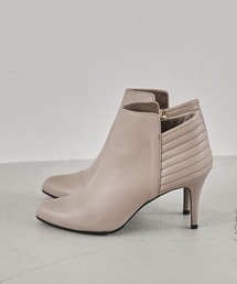 Lovely Walk ステッチアクセントショートブーツ