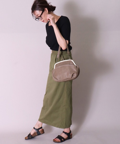 LIZDAYS(リズデイズ)の「(LF)【LIZDAYS】フェイクレザー がま口 ショルダー & ハンドバッグ(ショルダーバッグ・レディース・ブラック/グレイッシュベージュ/キャメル/ブラウン/ベージュ・ONE SIZE)」の7枚目の写真
