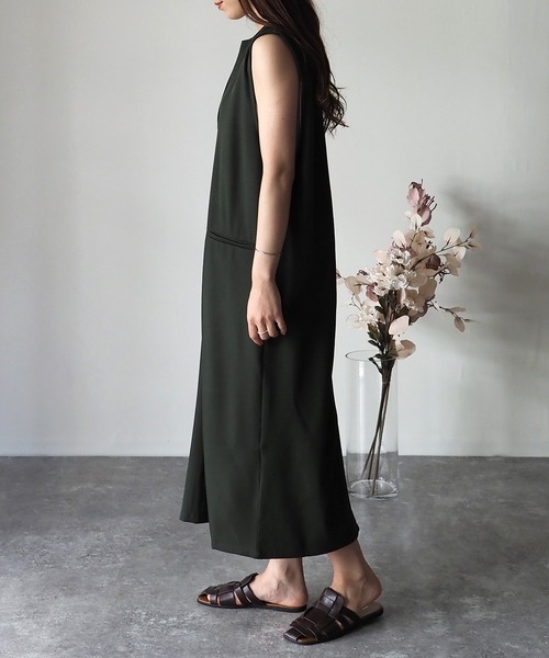 Riberry(リベリー)の「キーネックジャンパースカート(ジャンパースカート・レディース・ブラック/ダークグリーン/ベージュ・MEDIUM)」の14枚目の写真