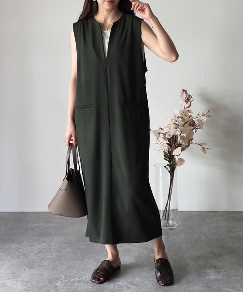 Riberry(リベリー)の「キーネックジャンパースカート(ジャンパースカート・レディース・ブラック/ダークグリーン/ベージュ・MEDIUM)」の12枚目の写真