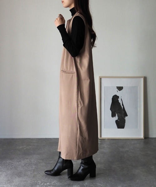 Riberry(リベリー)の「キーネックジャンパースカート(ジャンパースカート・レディース・ブラック/ダークグリーン/ベージュ・MEDIUM)」の21枚目の写真