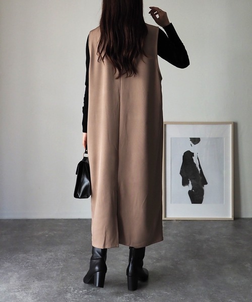 Riberry(リベリー)の「キーネックジャンパースカート(ジャンパースカート・レディース・ブラック/ダークグリーン/ベージュ・MEDIUM)」の22枚目の写真