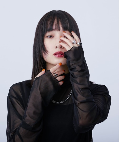 Ellno Loset（エルノロゼット）の「【新柄追加】アソートシアーハイネックインナー/サムホール付き（Tシャツ/カットソー・メンズ・ブラック/パープル/ボルドー/ライトグレー/ブルー/ブラック系その他/ブルー系その他/ブラック系その他2/ブラック系2/ホワイト系1/ブラック系1/シルバー/グレー/グレイッシュブルー/グレー系その他/ブラック系3/ブルー系・MEDIUM/LARGE）」の20枚目の写真