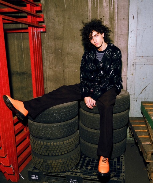 WHO'S WHO gallery（フーズフーギャラリー）の「【KOOKY'N/クーキー】アルパカ混モヘアライク星柄カーディガン（カーディガン/ボレロ・メンズ・ブラック/パープル・FREE）」の17枚目の写真