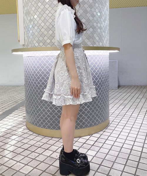 ROJITA（ロジータ）の「ブローチ付きヨークフリルブラウス（シャツ/ブラウス・レディース・ホワイト/ブラック/ピンク・FREE）」の7枚目の写真