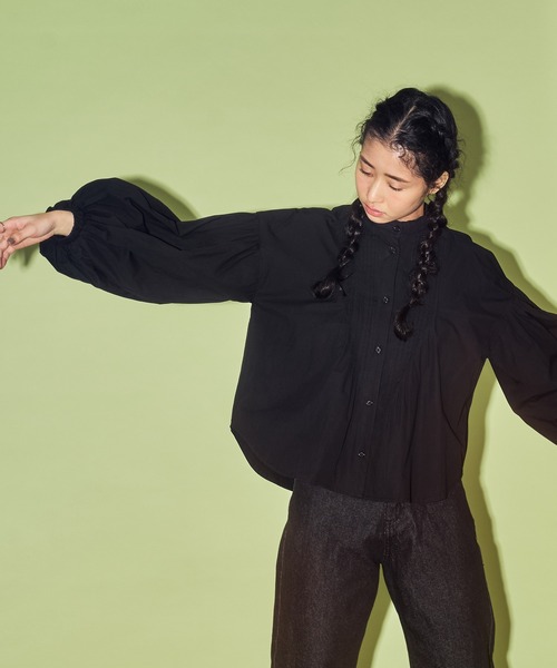 HANNE(アン)の「フロントピンタックボリュームブラウス(シャツ/ブラウス・レディース・ホワイト/ブラック・フリー)」の5枚目の写真