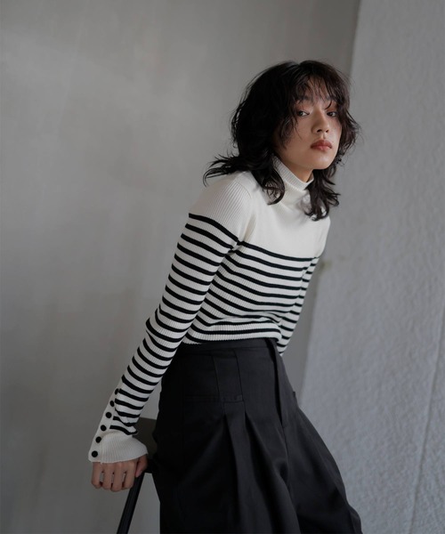 hellam（へラム）の「袖釦リブハイネックニット（ニット/セーター・レディース・アイボリー/ブラック/その他/杢グレー/オレンジ/パープル/グリーン/その他1/レッド/チャコール・FREE）」の10枚目の写真