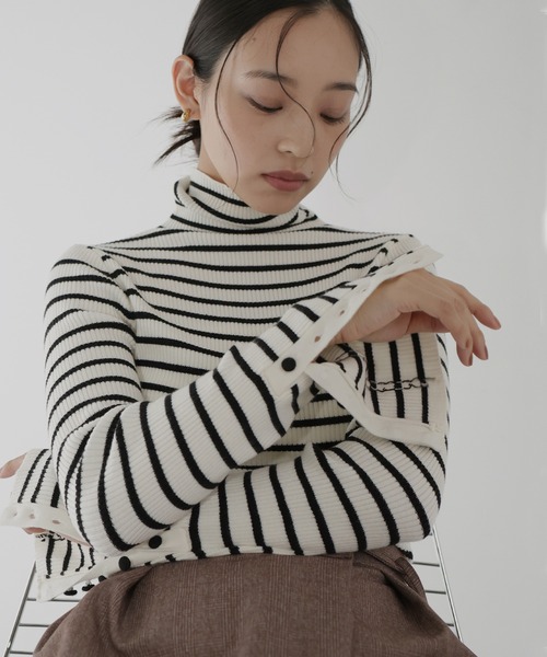 hellam（へラム）の「袖釦リブハイネックニット（ニット/セーター・レディース・アイボリー/ブラック/その他/杢グレー/オレンジ/パープル/グリーン/その他1/レッド/チャコール・FREE）」の17枚目の写真