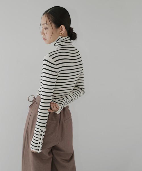 hellam（へラム）の「袖釦リブハイネックニット（ニット/セーター・レディース・アイボリー/ブラック/その他/杢グレー/オレンジ/パープル/グリーン/その他1/レッド/チャコール・FREE）」の19枚目の写真