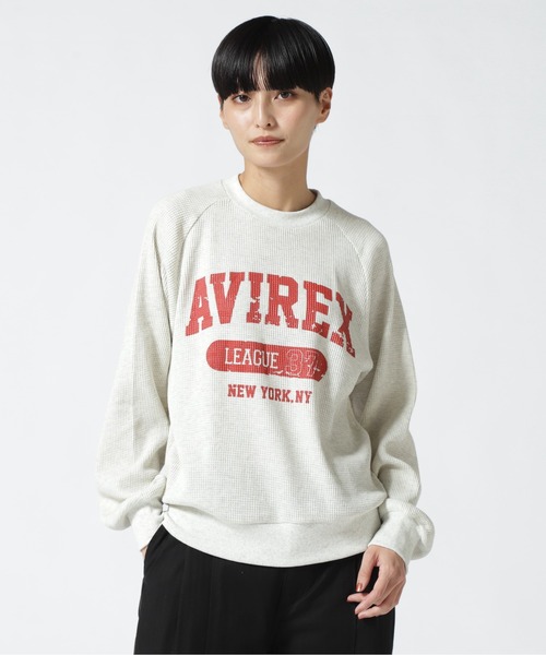 AVIREX（アヴィレックス）の「MINI WAFFLE CALLEGE LOGO T-SHIRT/ ミニワッフルカレッジロゴTシャツ（Tシャツ/カットソー・レディース・ナチュラル/チャコール/オリーブ系・F）」の3枚目の写真