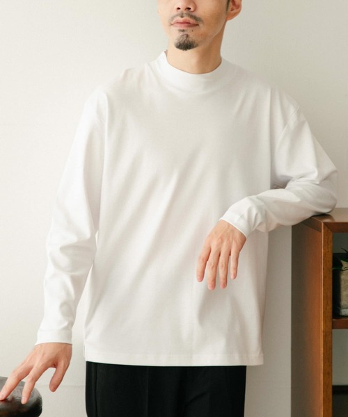 ITEMS URBANRESEARCH（アイテムズ アーバンリサーチ）の「シルケットスムース モックネックカットソー（Tシャツ/カットソー・メンズ・ブラック/グレー系その他/ホワイト・MEDIUM/LARGE）」の2枚目の写真