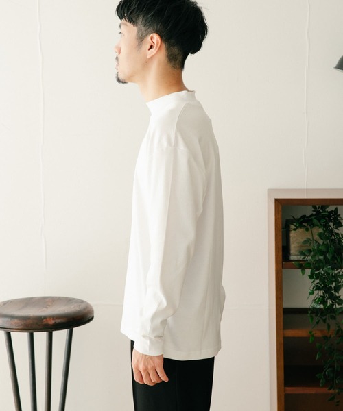 ITEMS URBANRESEARCH（アイテムズ アーバンリサーチ）の「シルケットスムース モックネックカットソー（Tシャツ/カットソー・メンズ・ブラック/グレー系その他/ホワイト・MEDIUM/LARGE）」の15枚目の写真