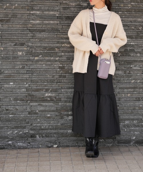 IAMUSE（アイアミューズ）の「スマホポケット付きマルチミニショルダーバッグ R0352【IAMUSE】（ショルダーバッグ・レディース・ブラック/オレンジ/グリーン/アイボリー/ライラック/グレイッシュベージュ・FREE）」の5枚目の写真