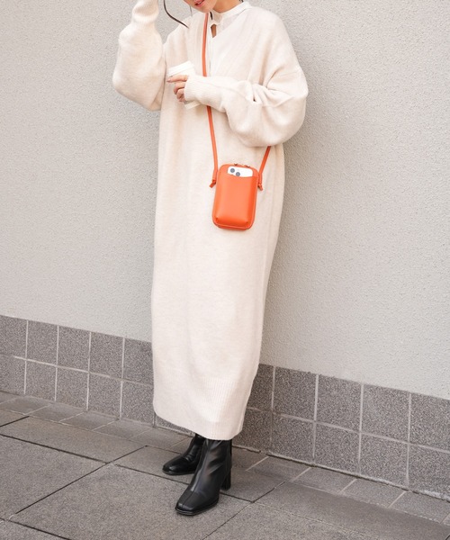 IAMUSE（アイアミューズ）の「スマホポケット付きマルチミニショルダーバッグ R0352【IAMUSE】（ショルダーバッグ・レディース・ブラック/オレンジ/グリーン/アイボリー/ライラック/グレイッシュベージュ・FREE）」の6枚目の写真