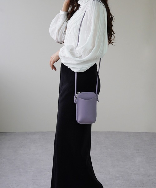 IAMUSE（アイアミューズ）の「スマホポケット付きマルチミニショルダーバッグ R0352【IAMUSE】（ショルダーバッグ・レディース・ブラック/オレンジ/グリーン/アイボリー/ライラック/グレイッシュベージュ・FREE）」の8枚目の写真