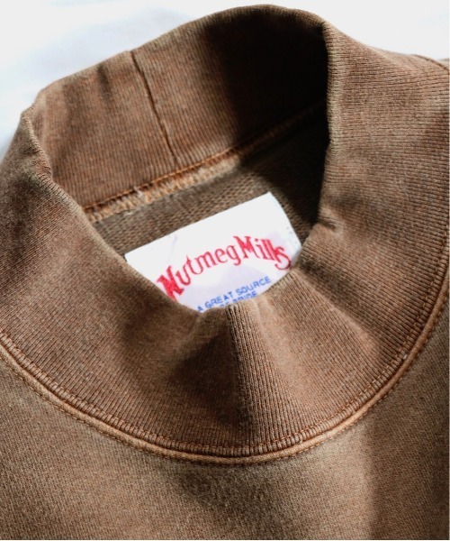 NutmegMills（ナツメグミルズ）の「NUTMEG MILLS/ナツメグミルズ 90S CLASSIC HIGH NECK SWEAT PIGMENT クラシックハイネックスウェットピグメントユニセックス（スウェット・メンズ・ダークブラウン/グリーン/パープル/オフホワイト/ダークネイビー・MEDIUM/LARGE）」の15枚目の写真