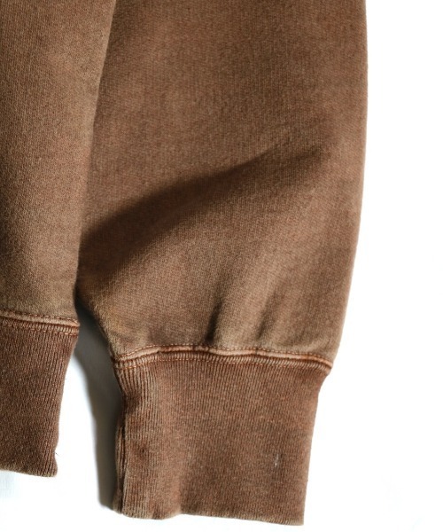 NutmegMills（ナツメグミルズ）の「NUTMEG MILLS/ナツメグミルズ 90S CLASSIC HIGH NECK SWEAT PIGMENT クラシックハイネックスウェットピグメントユニセックス（スウェット・メンズ・ダークブラウン/グリーン/パープル/オフホワイト/ダークネイビー・MEDIUM/LARGE）」の17枚目の写真