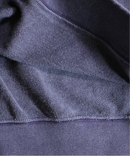 NutmegMills（ナツメグミルズ）の「NUTMEG MILLS/ナツメグミルズ 90S CLASSIC HIGH NECK SWEAT PIGMENT クラシックハイネックスウェットピグメントユニセックス（スウェット・メンズ・ダークブラウン/グリーン/パープル/オフホワイト/ダークネイビー・MEDIUM/LARGE）」の8枚目の写真