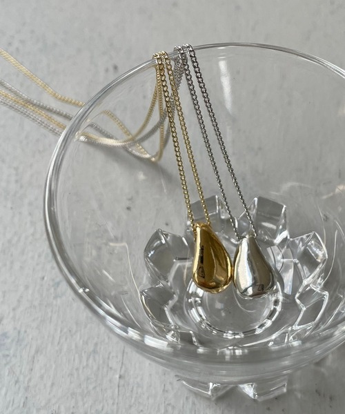 cheriella（シェリエラ）の「【cheriella】ボリュームドロップモチーフネックレス（ネックレス・レディース・シルバー/ゴールド・FREE）」の2枚目の写真