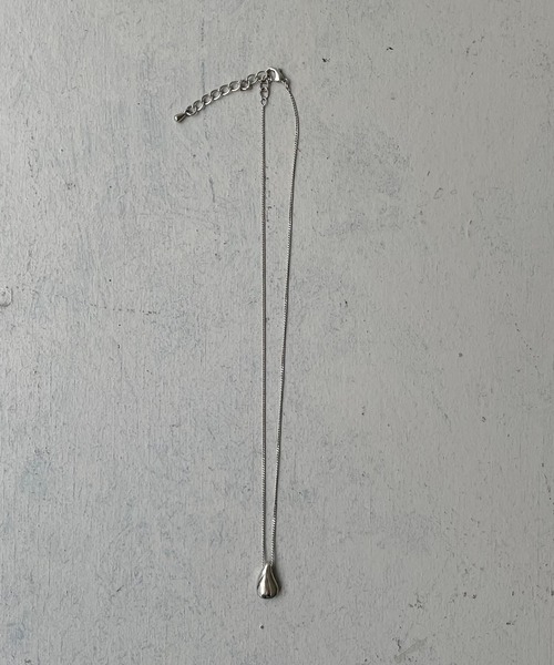 cheriella（シェリエラ）の「【cheriella】ボリュームドロップモチーフネックレス（ネックレス・レディース・シルバー/ゴールド・FREE）」の8枚目の写真