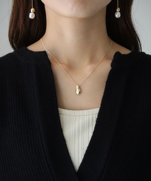 cheriella（シェリエラ）の「【cheriella】ボリュームドロップモチーフネックレス（ネックレス・レディース・シルバー/ゴールド・FREE）」の6枚目の写真