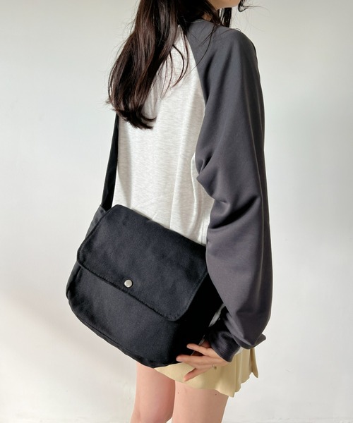 CLEA(クレア)の「【A4サイズ対応】フラップキャンバススクエアショルダーバッグ(ショルダーバッグ・レディース・ブラック/アイボリー/グリーン・FREE)」の22枚目の写真