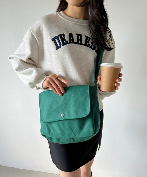 CLEA(クレア)の「【A4サイズ対応】フラップキャンバススクエアショルダーバッグ(ショルダーバッグ・レディース・ブラック/アイボリー/グリーン・FREE)」の11枚目の写真