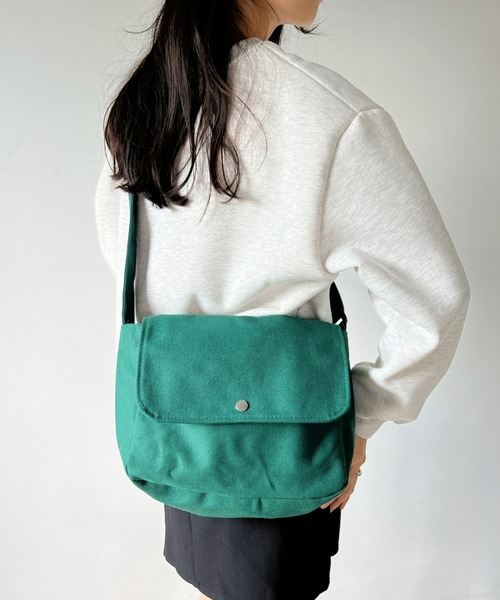 パパス　オリーブグリーン フラップ付きショルダーバッグ パパス オリーブグリーン フラップ付きショルダーバッグ パパス