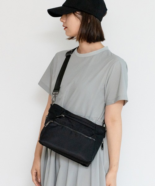 セール】10ポケットナイロンショルダーバッグ（ショルダーバッグ