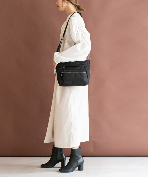 VitaFelice（ヴィータフェリーチェ）の「10ポケットナイロンショルダーバッグ（ショルダーバッグ・レディース・ブラック/グレー/ベージュ系その他・FREE）」の4枚目の写真