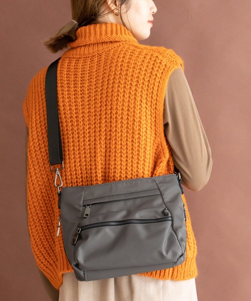 VitaFelice（ヴィータフェリーチェ）の「10ポケットナイロンショルダーバッグ（ショルダーバッグ・レディース・ブラック/グレー/ベージュ系その他・FREE）」の5枚目の写真