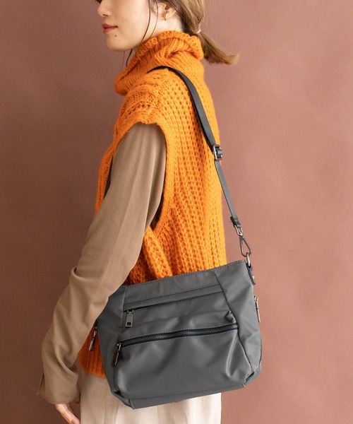 VitaFelice（ヴィータフェリーチェ）の「10ポケットナイロンショルダーバッグ（ショルダーバッグ・レディース・ブラック/グレー/ベージュ系その他・FREE）」の6枚目の写真