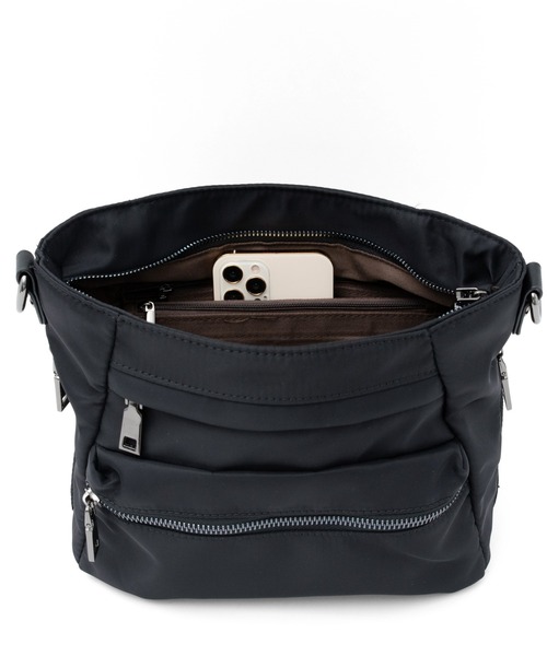 VitaFelice（ヴィータフェリーチェ）の「10ポケットナイロンショルダー