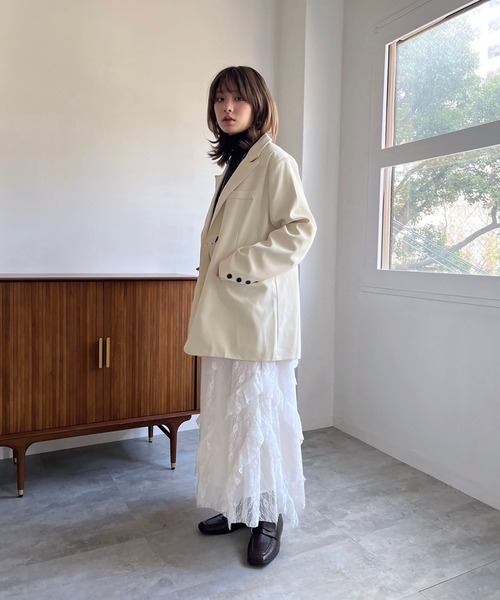 Jewelobe(ジュエローブ)の「ナナメカフスダブルブレストテーラージャケット(テーラードジャケット・レディース・アイボリー/ブラック・FREE)」の9枚目の写真