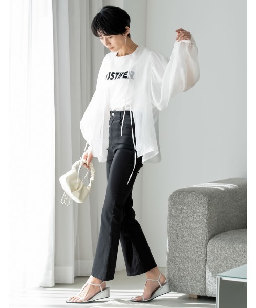 Re:EDIT（リエディ）の「[神山まりあさん着用][2023S/S COLLECTION]フロッキーゴシックロゴTシャツ（Tシャツ/カットソー・レディース・ホワイト/ブラック/ホワイト×ネイビー・MEDIUM/LARGE）」の15枚目の写真