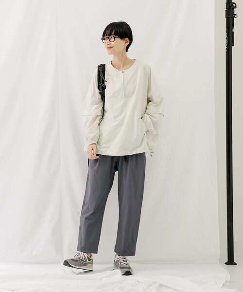 WILD THINGS（ワイルドシングス）の「『UVカット』『撥水』『別注』WILDTHINGS×EKAL　ウィンディープルオーバー（その他トップス・レディース・オフホワイト/グレー/カーキ・FREE）」の14枚目の写真