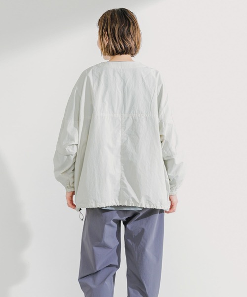 WILD THINGS（ワイルドシングス）の「『UVカット』『撥水』『別注』WILDTHINGS×EKAL　ウィンディープルオーバー（その他トップス・レディース・オフホワイト/グレー/カーキ・FREE）」の20枚目の写真