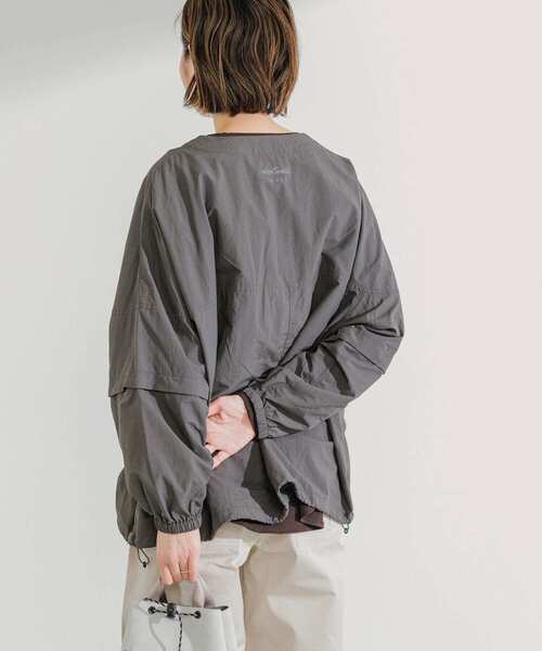 WILD THINGS（ワイルドシングス）の「『UVカット』『撥水』『別注』WILDTHINGS×EKAL　ウィンディープルオーバー（その他トップス・レディース・オフホワイト/グレー/カーキ・FREE）」の7枚目の写真
