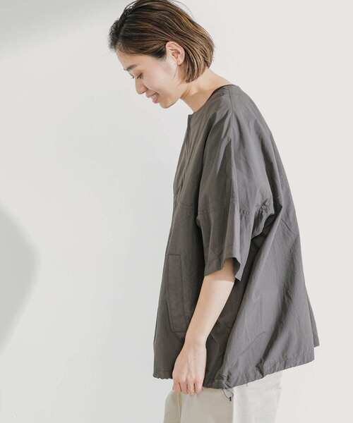 WILD THINGS（ワイルドシングス）の「『UVカット』『撥水』『別注』WILDTHINGS×EKAL　ウィンディープルオーバー（その他トップス・レディース・オフホワイト/グレー/カーキ・FREE）」の22枚目の写真