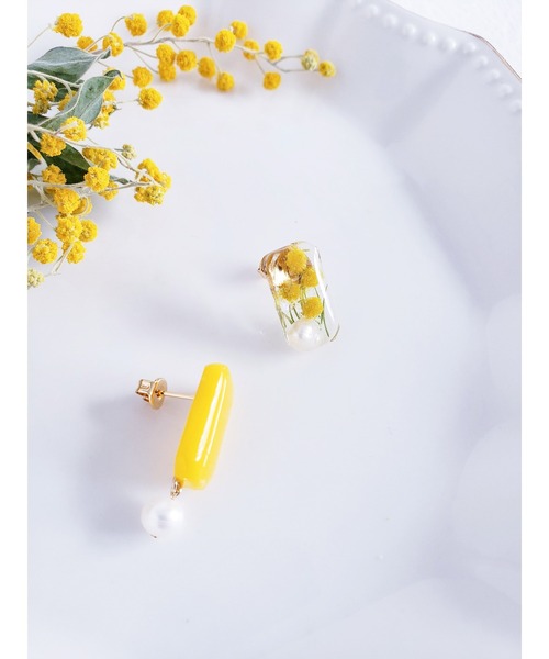 tone(トーン)の「【Tresor】ミモザ 淡水パール ピアス(MA)(ピアス(両耳用)・レディース・その他2/その他3/その他1/イエロー/その他4・FREE)」の4枚目の写真