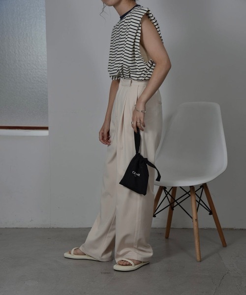 I_am（アイアム）の「two line flat sandal（サンダル・レディース・ブラック/ホワイト/ベージュ・24.0cm/23.5㎝/24.5cm/23.0cm）」の7枚目の写真