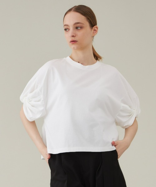 SAYAKADAVIS(サヤカディヴィス)の「【SAYAKA DAVIS/サヤカディヴィス】ツイストスリーブTee(Tシャツ/カットソー・レディース・ホワイト/ブラック/グリーン・SMALL)」の2枚目の写真