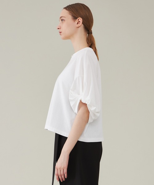 SAYAKADAVIS(サヤカディヴィス)の「【SAYAKA DAVIS/サヤカディヴィス】ツイストスリーブTee(Tシャツ/カットソー・レディース・ホワイト/ブラック/グリーン・SMALL)」の7枚目の写真