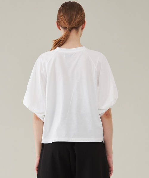 SAYAKADAVIS(サヤカディヴィス)の「【SAYAKA DAVIS/サヤカディヴィス】ツイストスリーブTee(Tシャツ/カットソー・レディース・ホワイト/ブラック/グリーン・SMALL)」の8枚目の写真